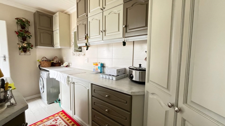 4 Bedroom Property for Sale in Hartenbos Central Western Cape